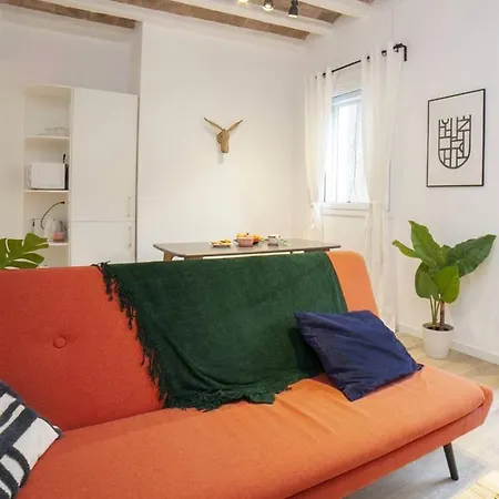 Ramblas Apartment *